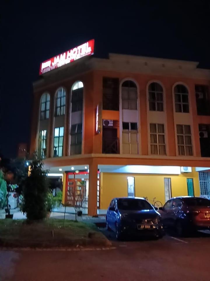 Jam Hotel Kota Warisan Sepang @ Erl Salak Tinggi, Klia 1-2 & F1 Exterior photo