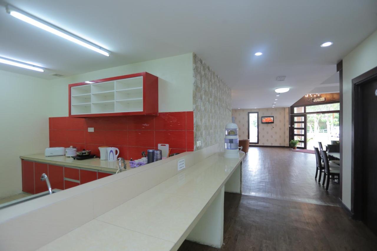 Jam Hotel Kota Warisan Sepang @ Erl Salak Tinggi, Klia 1-2 & F1 Exterior photo