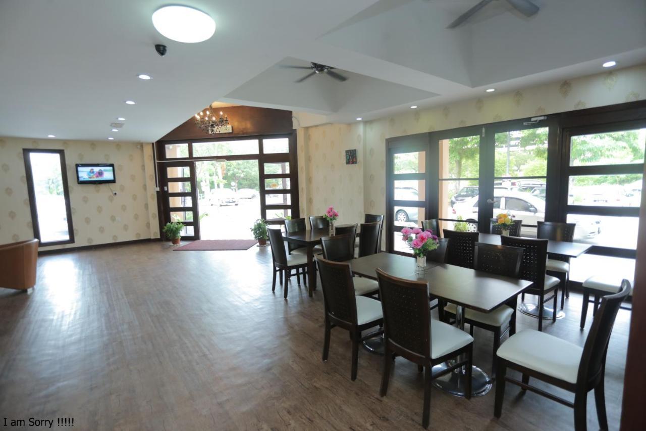 Jam Hotel Kota Warisan Sepang @ Erl Salak Tinggi, Klia 1-2 & F1 Exterior photo